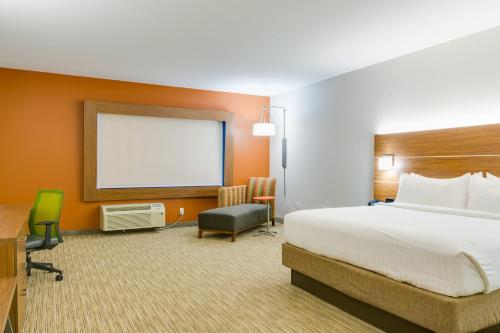 holiday inn express and suites russellville by ihg