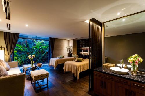 crowne plaza vientiane by ihg