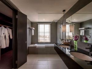 pullman miri waterfront