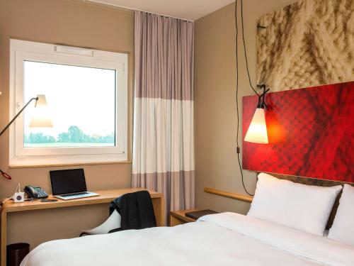 ibis muenchen airport sued