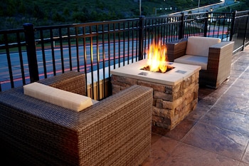 hampton inn and suites pittsburgh airport south settlers ridge