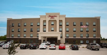 hampton inn mcpherson