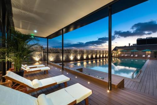 novotel shanghai clover