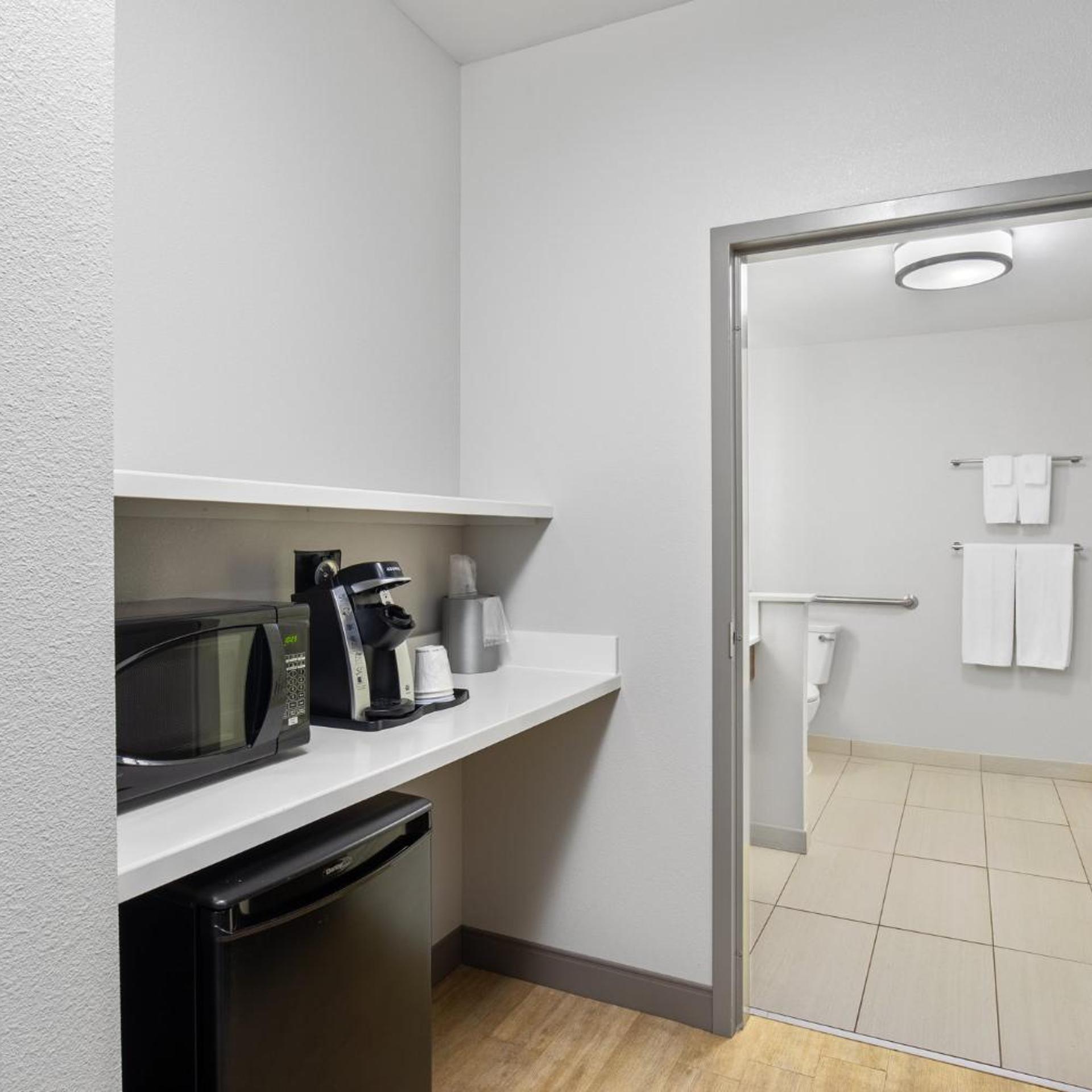 holiday inn express and suites carrollton west by ihg