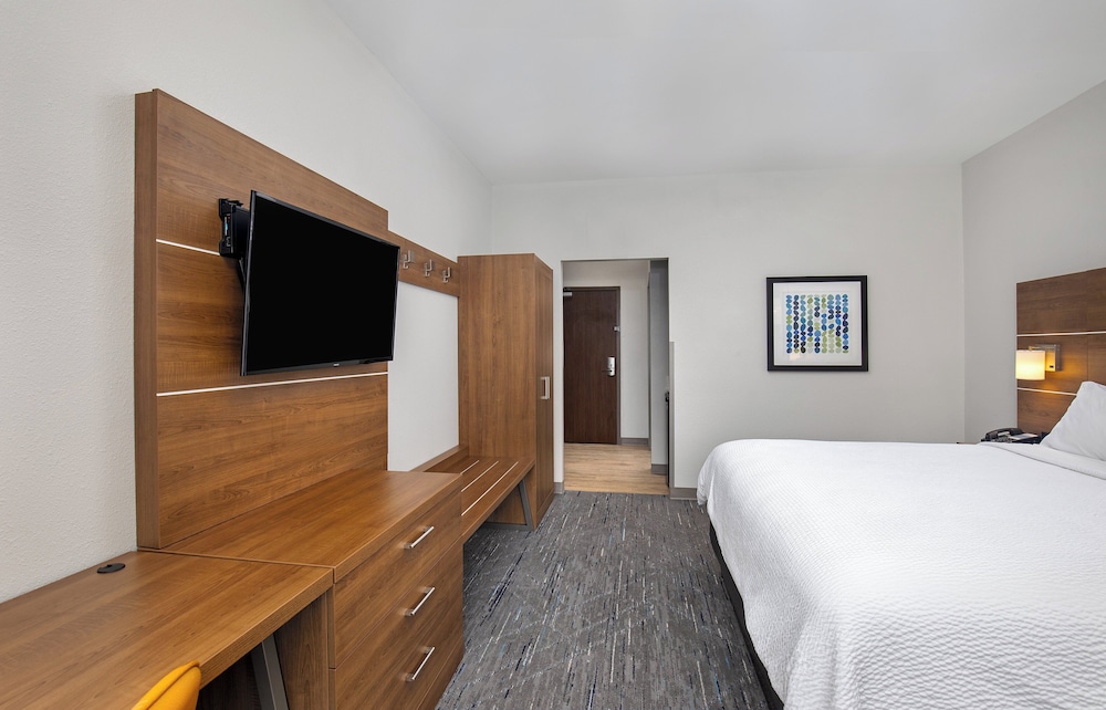 holiday inn express and suites carrollton west by ihg