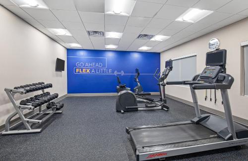 holiday inn express and suites carrollton west by ihg