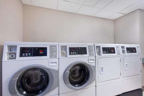 holiday inn express and suites carrollton west by ihg
