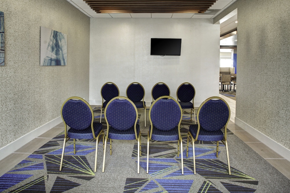 holiday inn express and suites coldwater by ihg