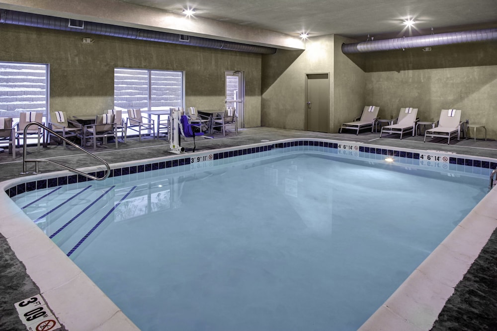 holiday inn express and suites coldwater by ihg