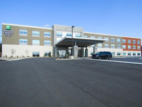 holiday inn express and suites coldwater by ihg