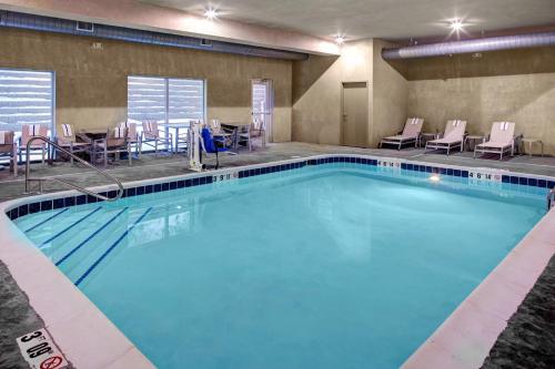 holiday inn express and suites coldwater by ihg