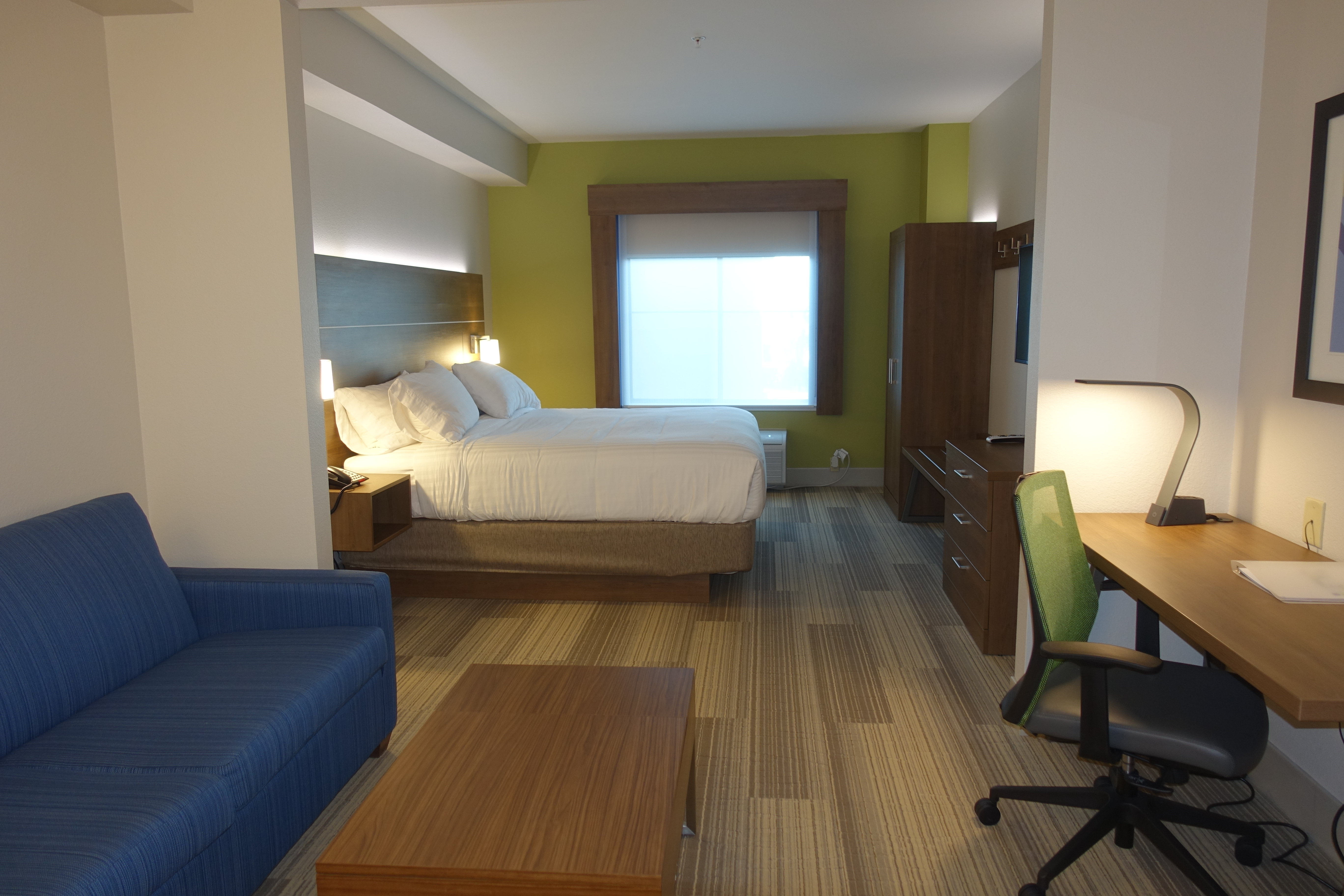 holiday inn express and suites brentwood by ihg