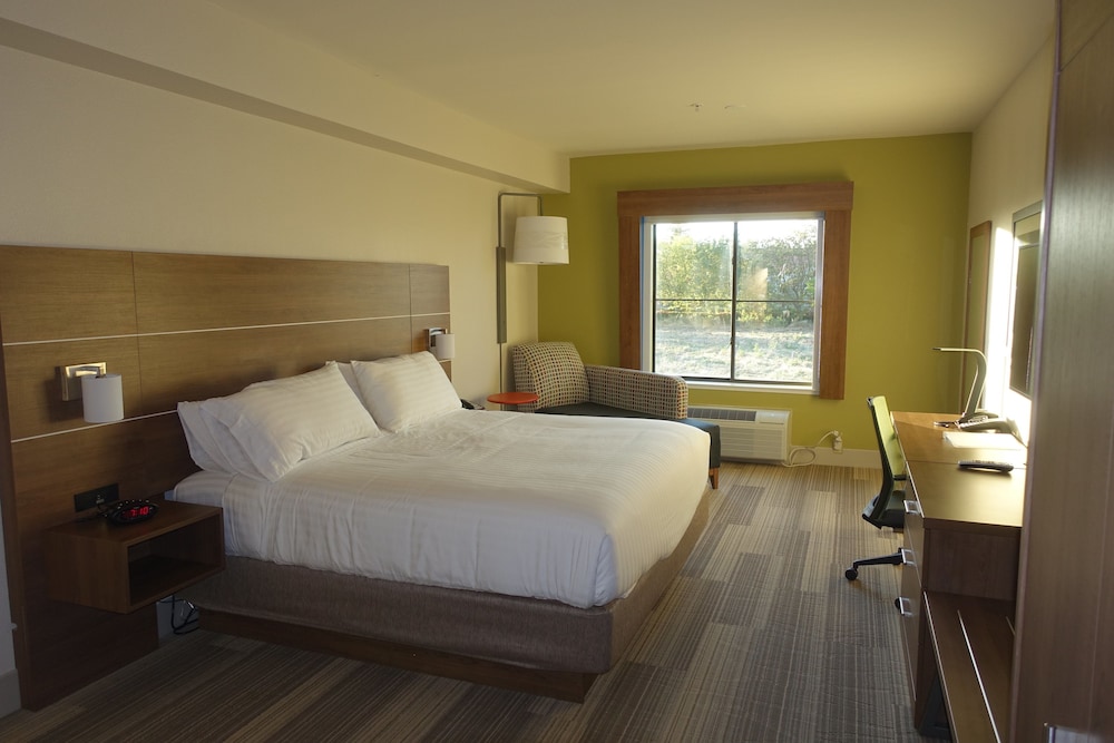 holiday inn express and suites brentwood by ihg