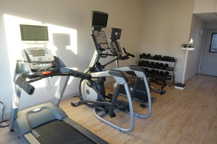 holiday inn express and suites brentwood by ihg