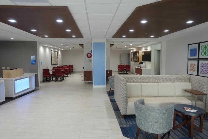 holiday inn express and suites brentwood by ihg