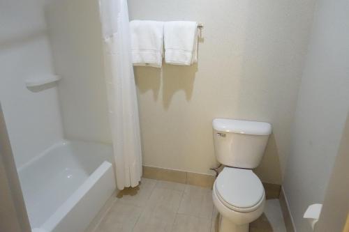 holiday inn express and suites brentwood by ihg