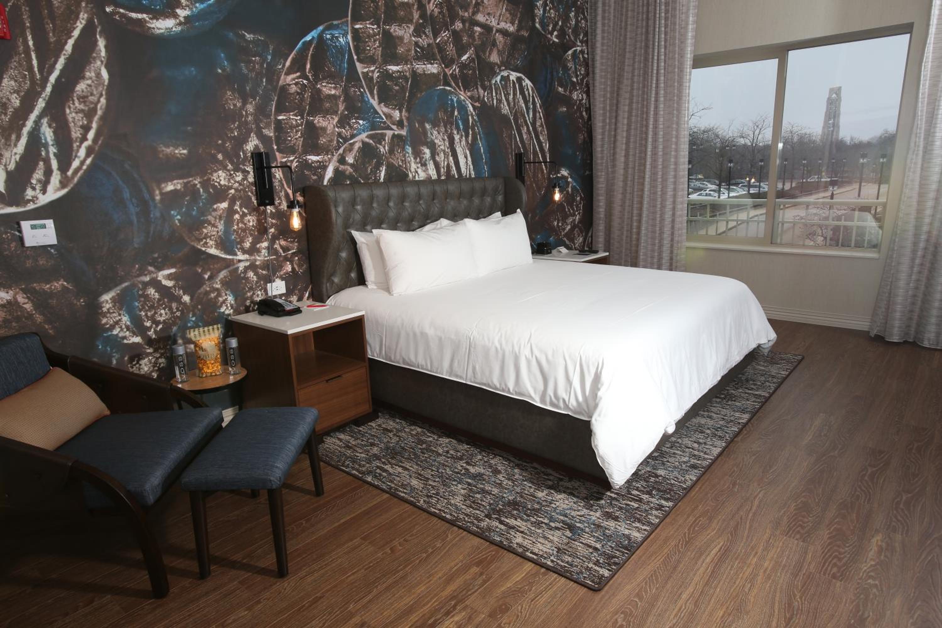 hotel indigo naperville riverwalk by ihg