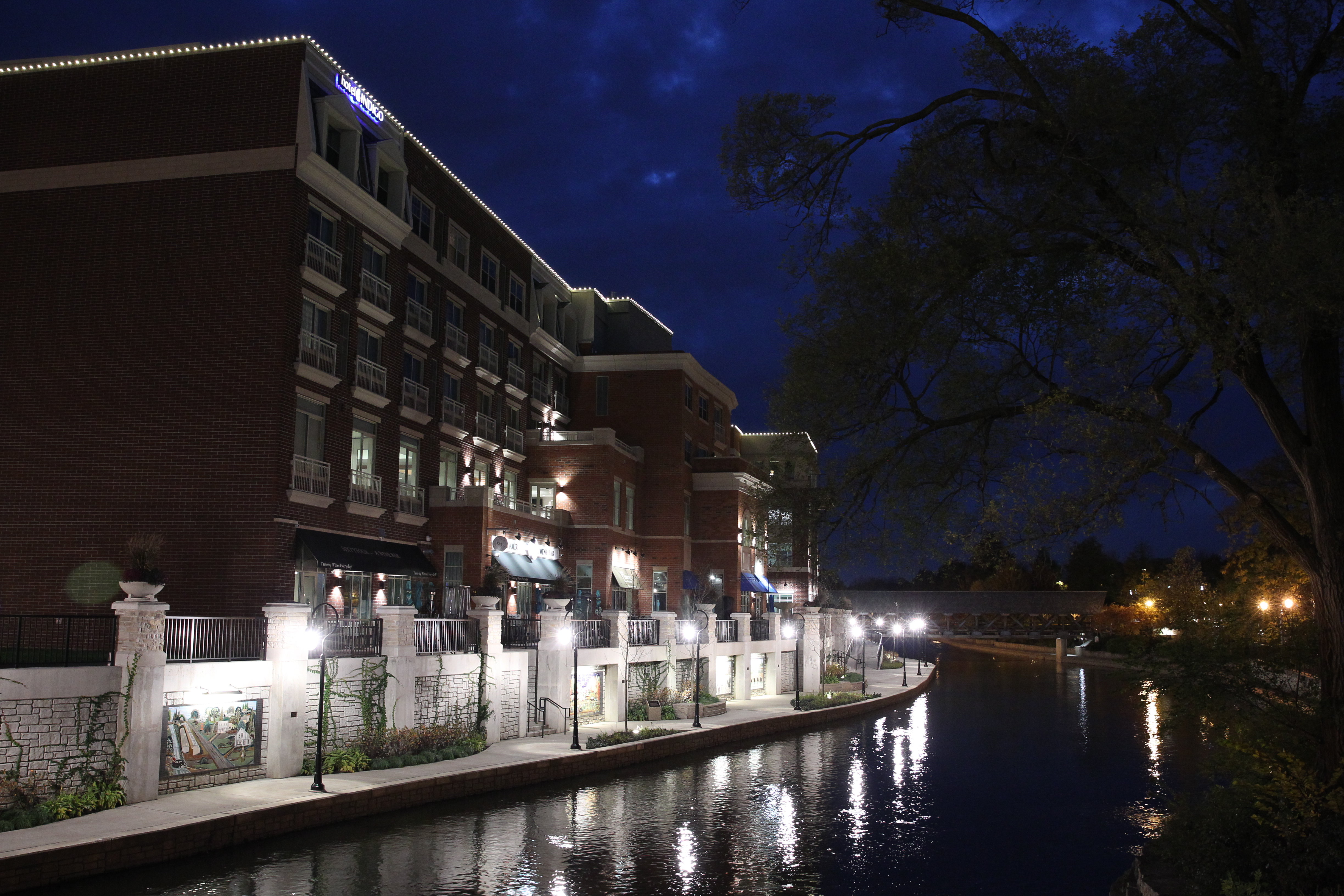 hotel indigo naperville riverwalk by ihg