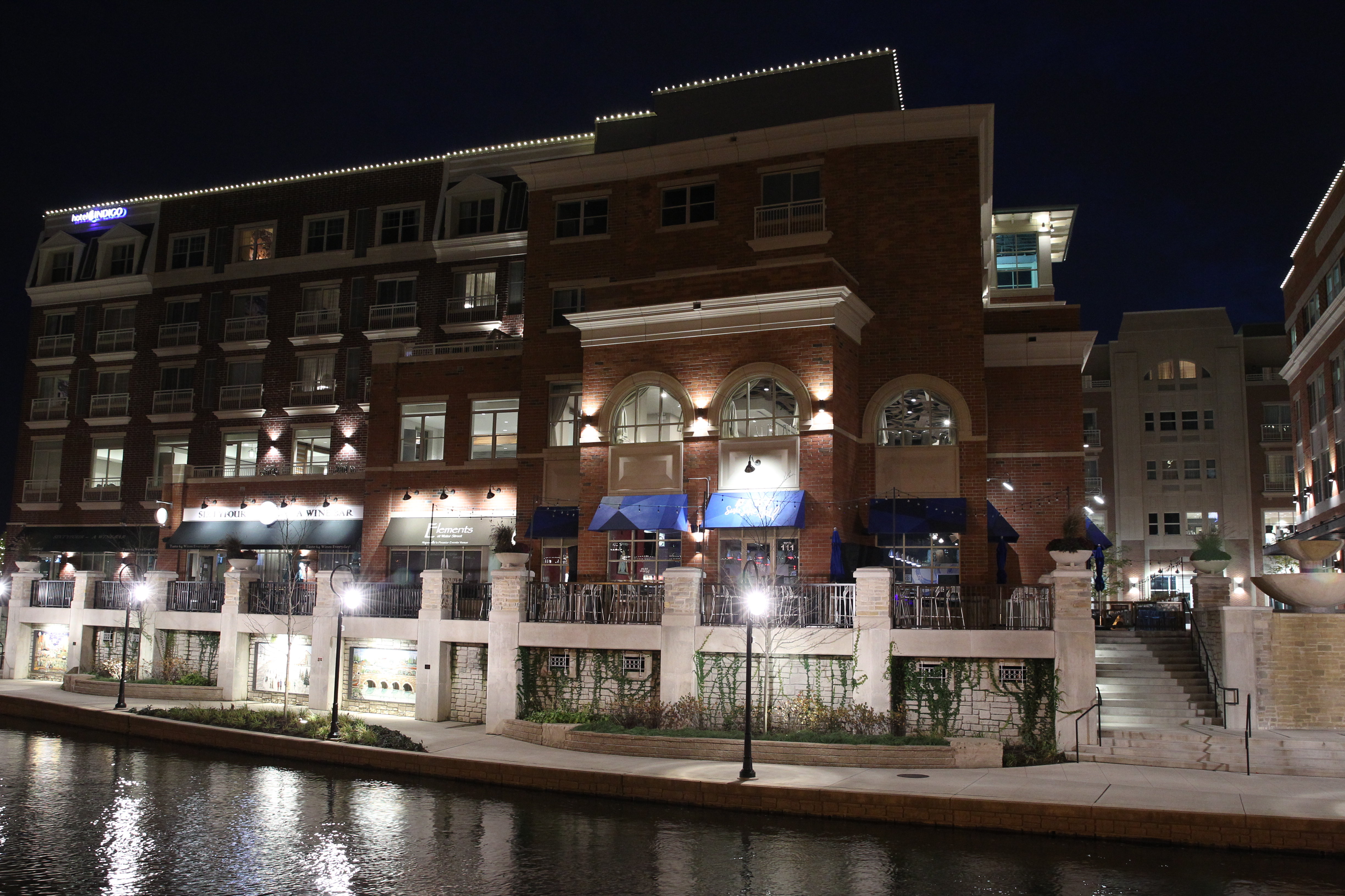 hotel indigo naperville riverwalk by ihg