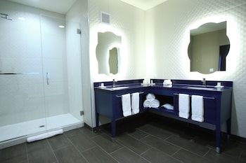 Hotel Indigo Naperville Riverwalk By Ihg,Chicago>>Aurora,4 star