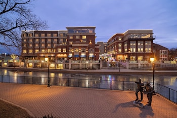 Hotel Indigo Naperville Riverwalk By Ihg,Chicago>>Aurora,4 star