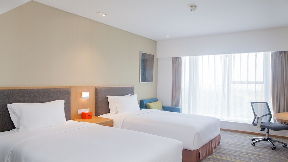 holiday inn express chengdu airport zone by ihg