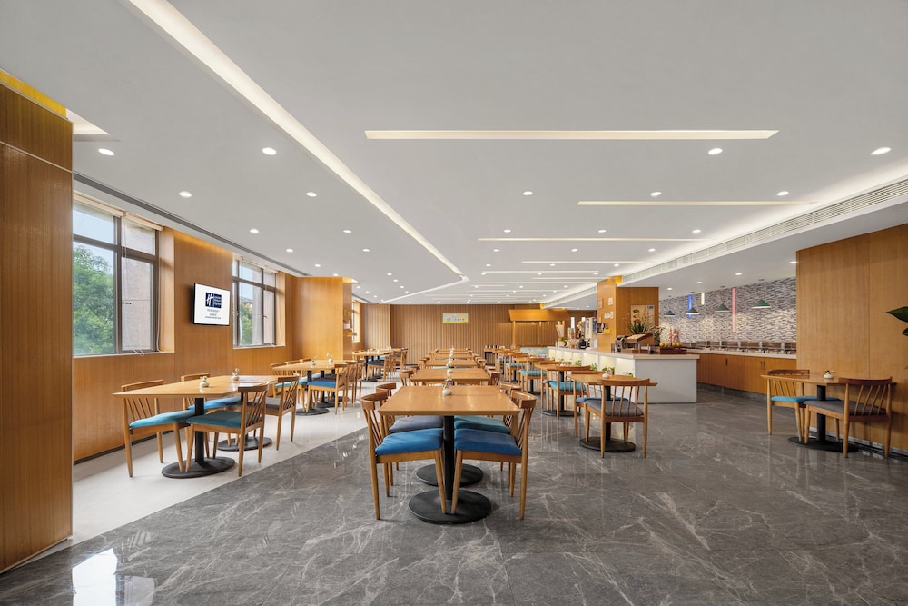 holiday inn express chengdu airport zone by ihg