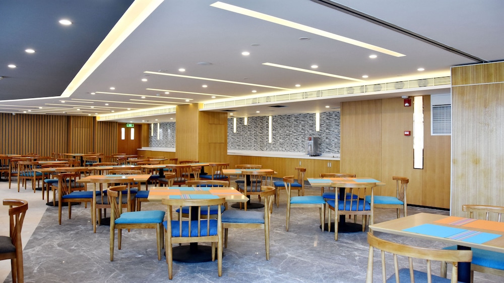 holiday inn express chengdu airport zone by ihg