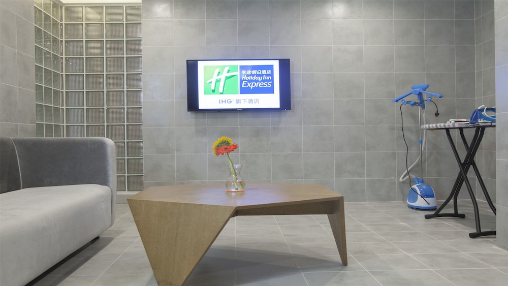 holiday inn express chengdu airport zone by ihg