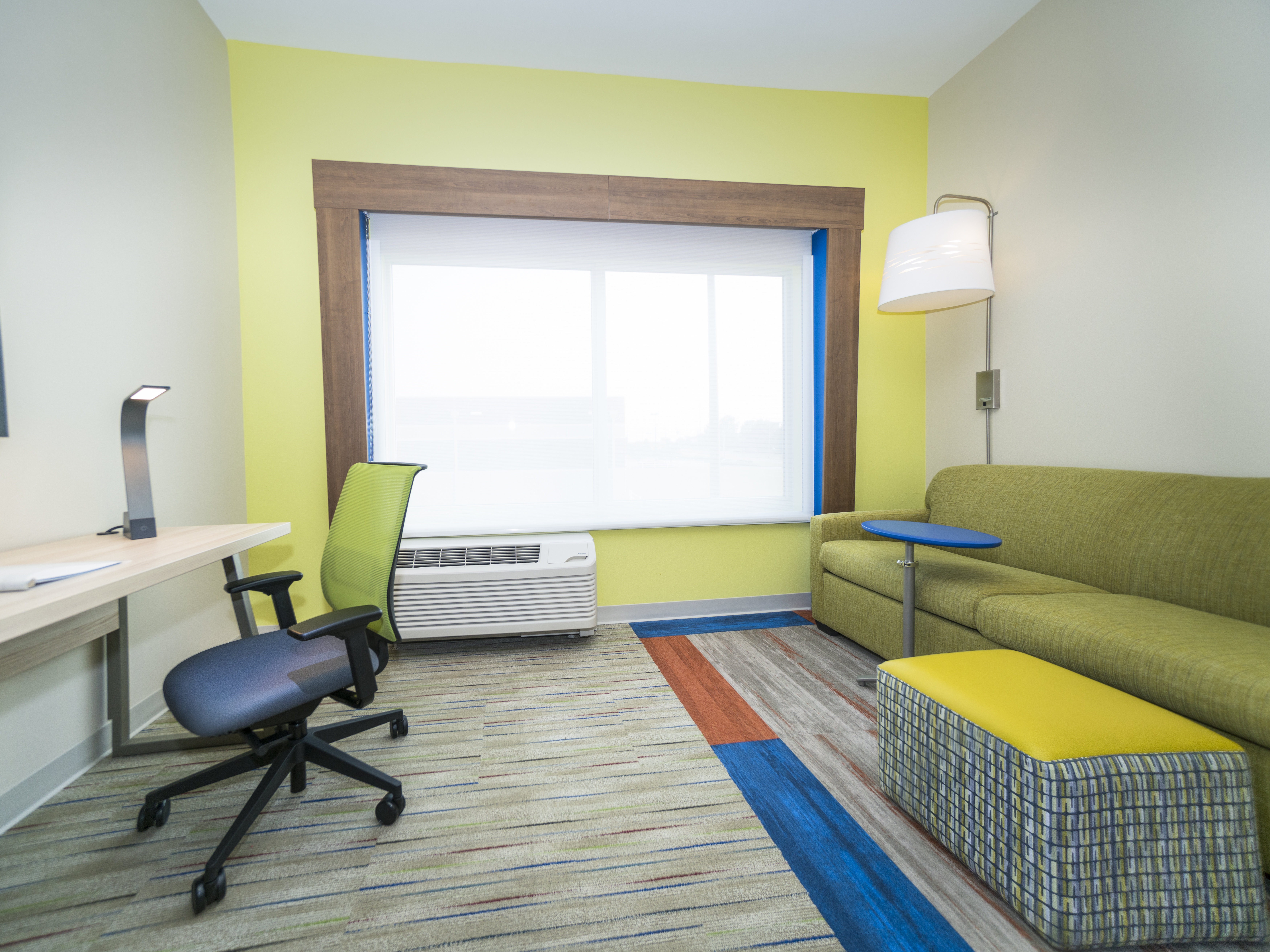 holiday inn express and suites southaven central