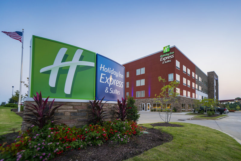 holiday inn express and suites southaven central