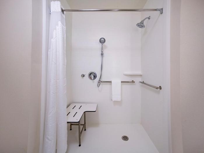 holiday inn express and suites southaven central