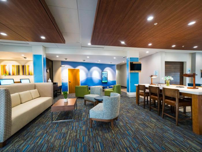 holiday inn express and suites southaven central