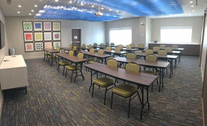holiday inn express and suites southaven central