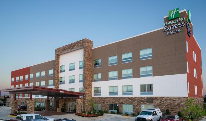 holiday inn express and suites southaven central