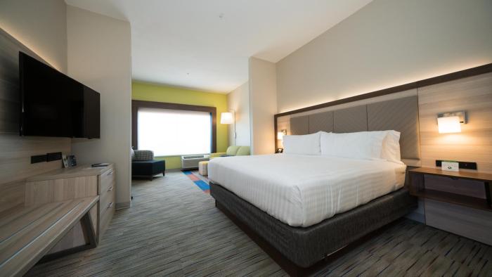 holiday inn express and suites southaven central