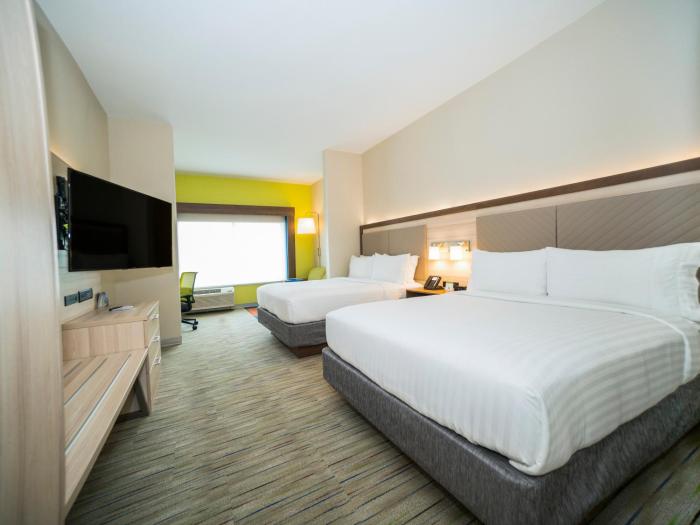 holiday inn express and suites southaven central