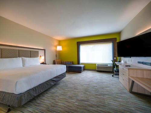 holiday inn express and suites southaven central
