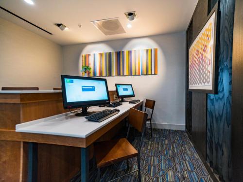 holiday inn express and suites southaven central