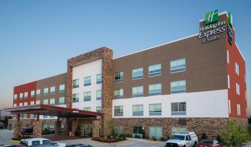 holiday inn express and suites southaven central
