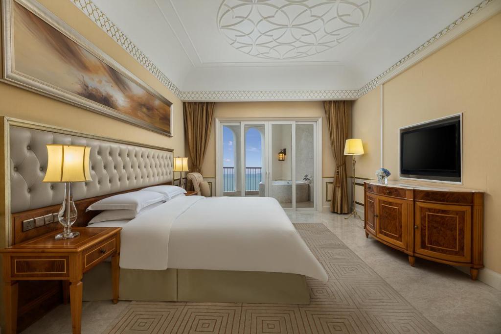 crowne plaza resort sanya bay by ihg