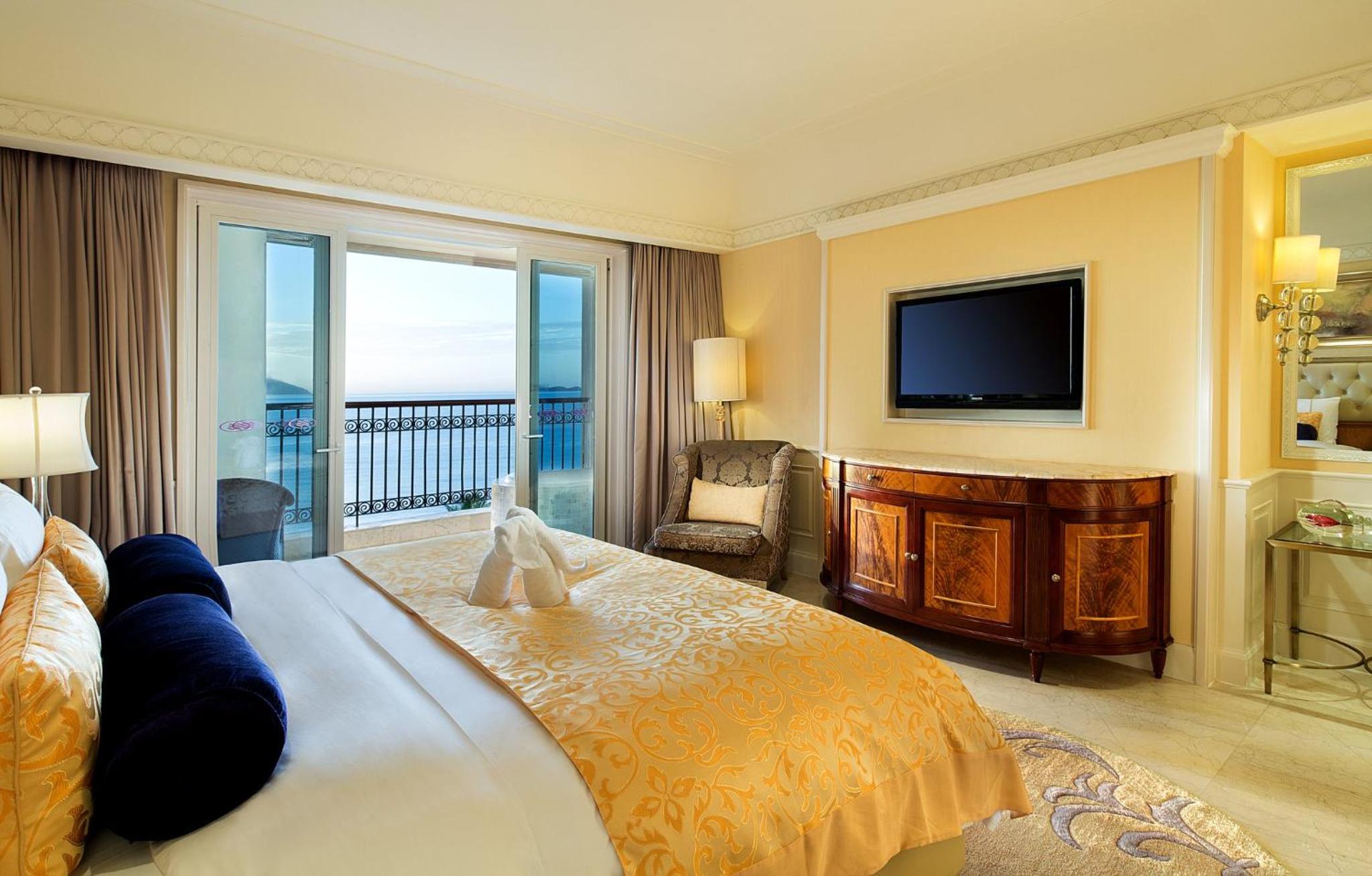 crowne plaza resort sanya bay by ihg