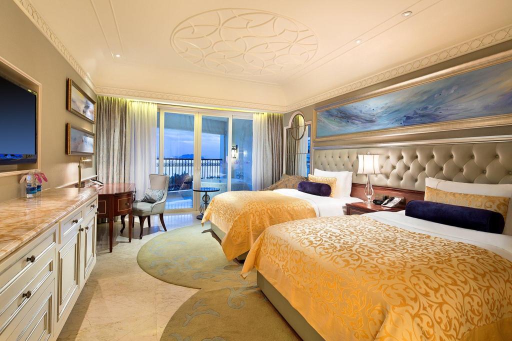 crowne plaza resort sanya bay by ihg