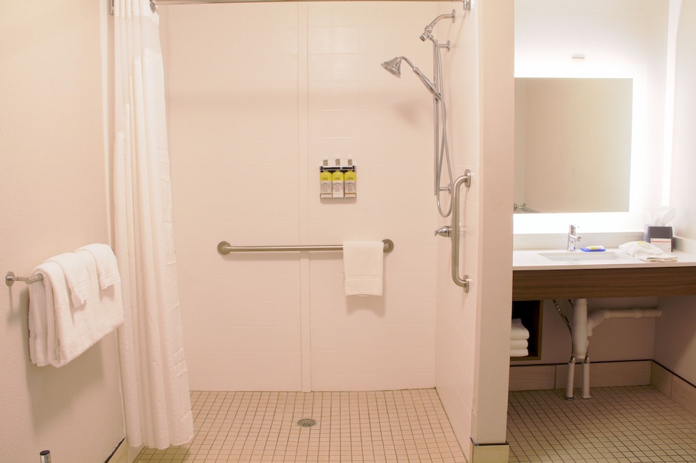 holiday inn express and suites danville by ihg