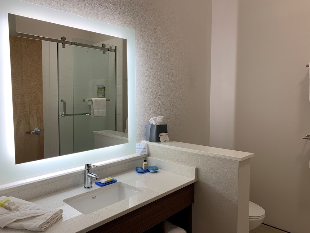 holiday inn express and suites danville by ihg