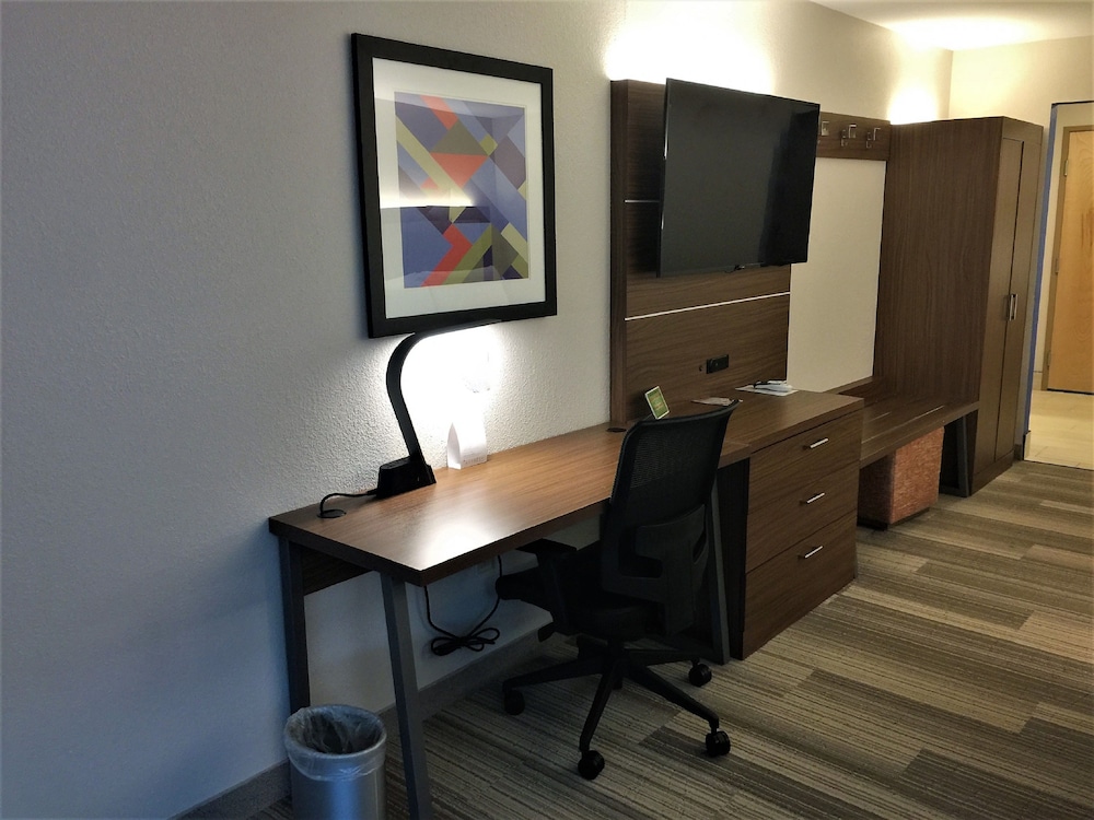 holiday inn express and suites danville by ihg
