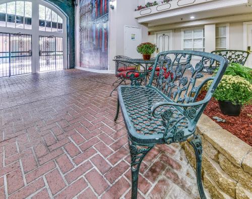 plaza suites downtown new orleans