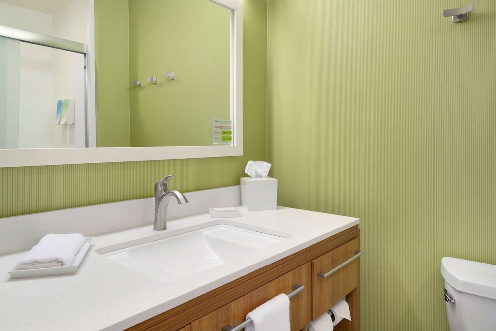 home2 suites by hilton charlotte airport