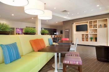 Home2 Suites By Hilton Charlotte Airport,Charlotte Douglas International Airport>>Charlotte,3 star