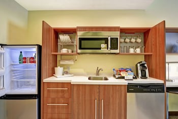 Home2 Suites By Hilton Charlotte Airport,Charlotte Douglas International Airport>>Charlotte,3 star